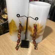 Load image into Gallery viewer, Dangling Bead earring